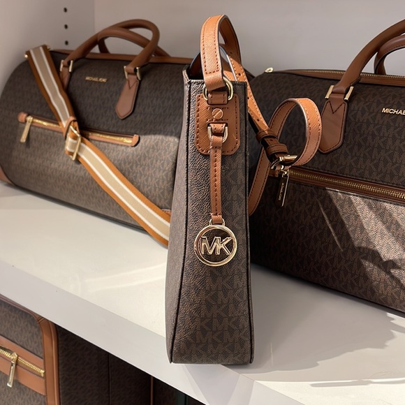 Michael Kors Jet Set Travel Large Messenger Crossbody Bag Brown - Picture 3 of 16